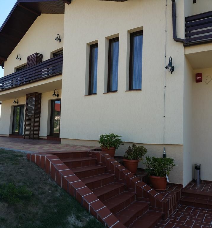Pensiunea Berna Bacau Ngoại thất bức ảnh