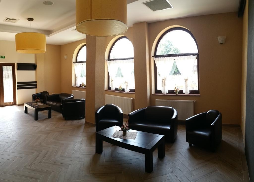 Pensiunea Berna Bacau Ngoại thất bức ảnh